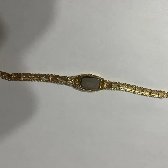 Geneve Classic Quartz 10K Gold ladies Watch - Picture 8 of 12